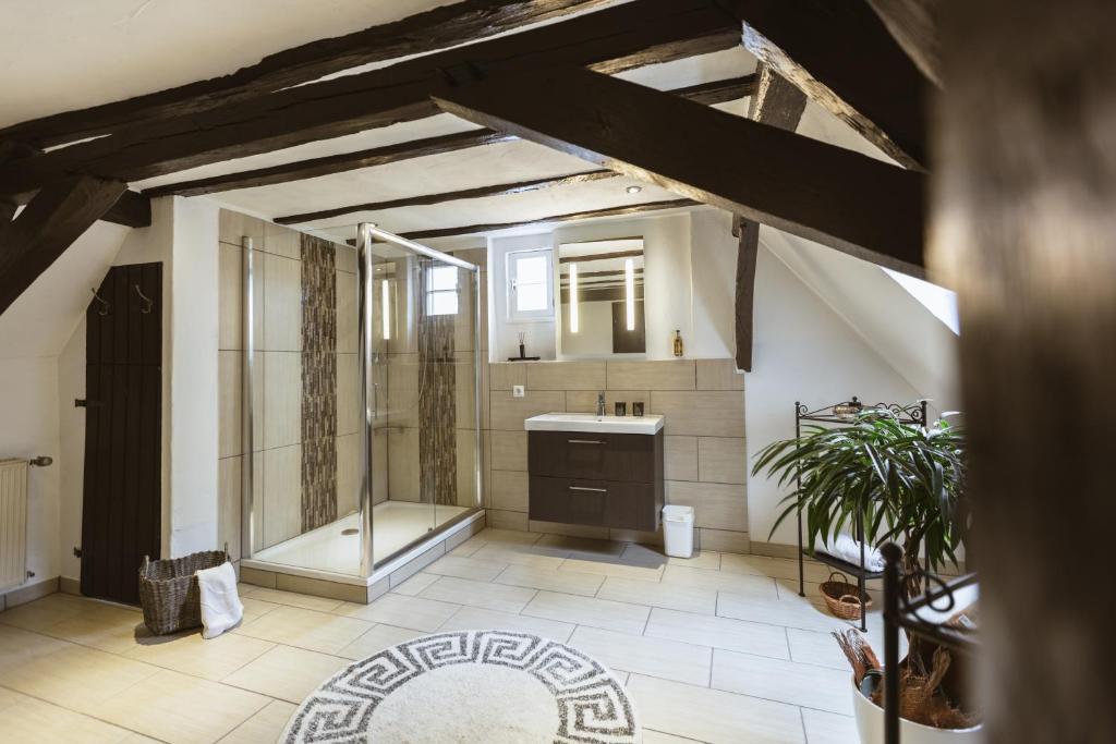Apartment Zur Alten Weinkelter: Historic Timbered House With Bike Storage Ellenz-Poltersdorf