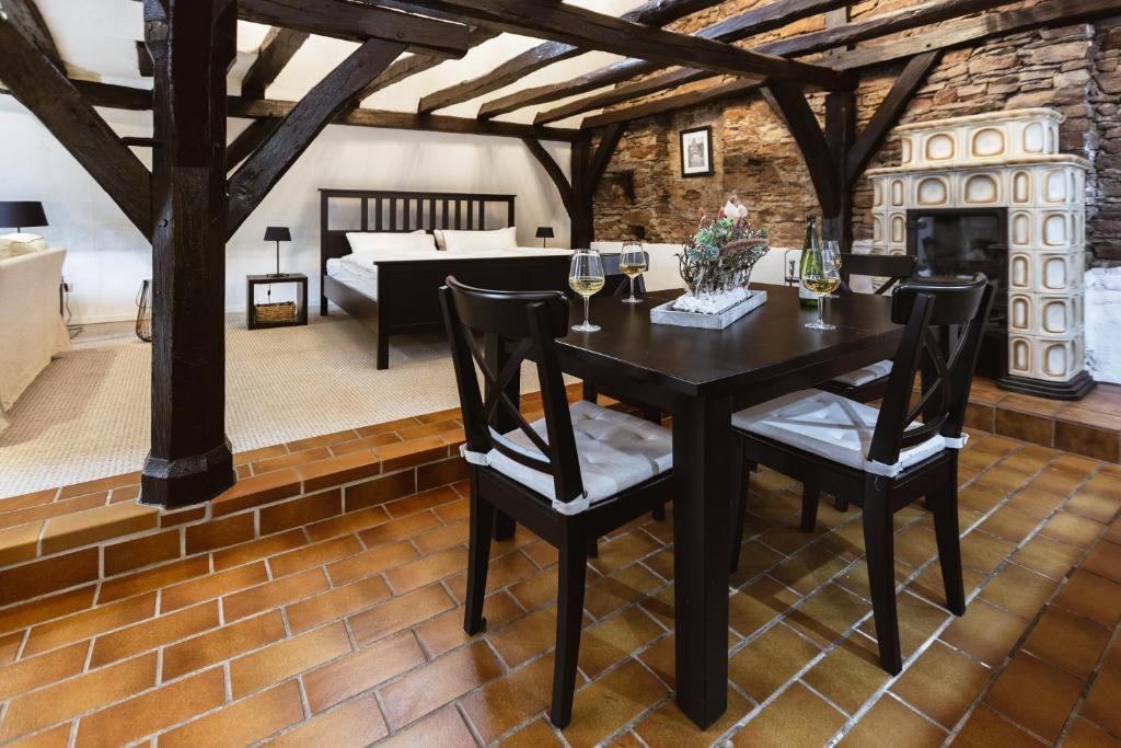 Apartment Zur Alten Weinkelter: Historic Timbered House With Bike Storage