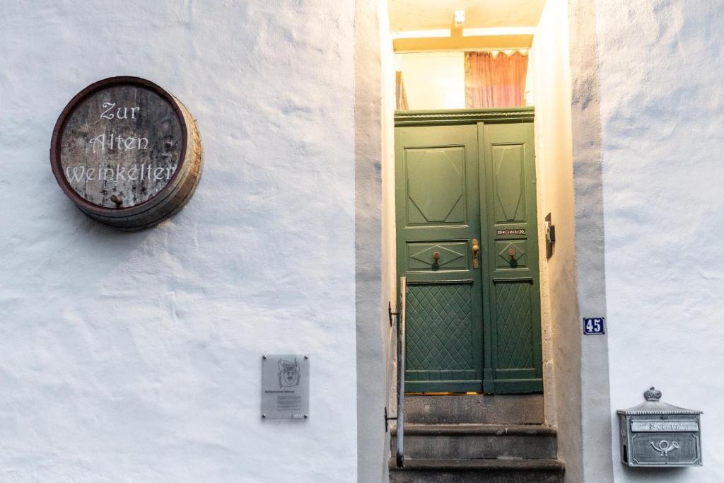 Apartment Zur Alten Weinkelter: Historic Timbered House With Bike Storage *