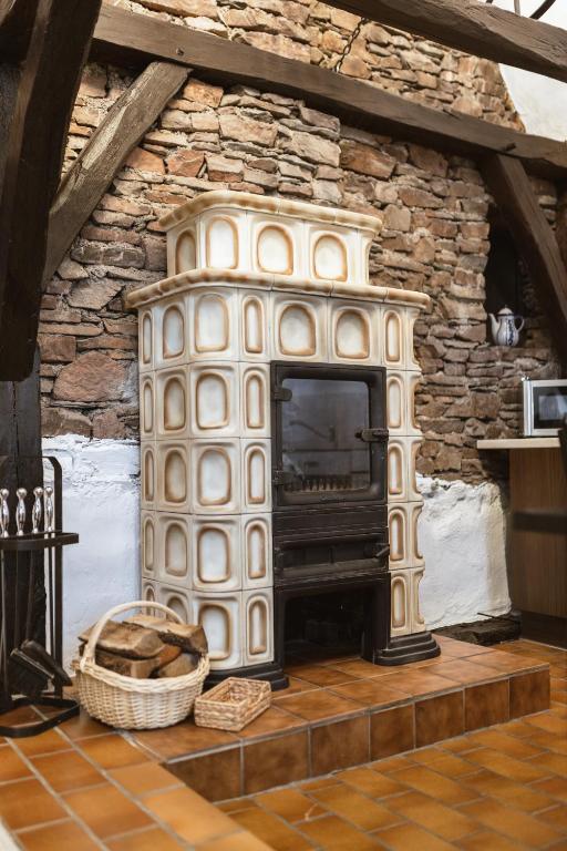Zur Alten Weinkelter: Historic Timbered House With Bike Storage * Ellenz-Poltersdorf